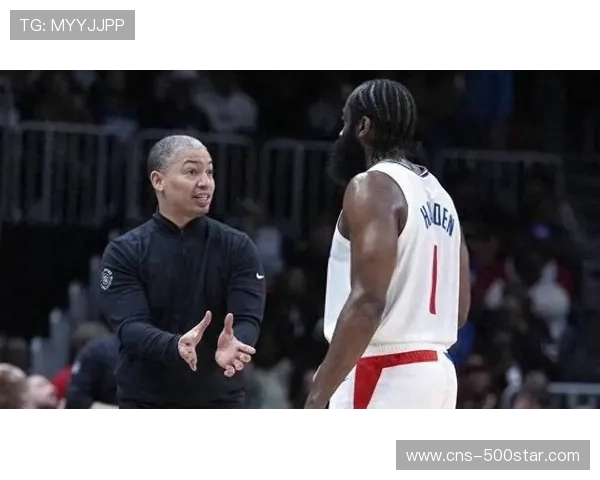 哈登因个人原因继续缺阵,泰伦·卢称不知其具体动向